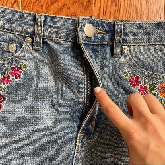 Jean Skirt - Picture 3 of 6